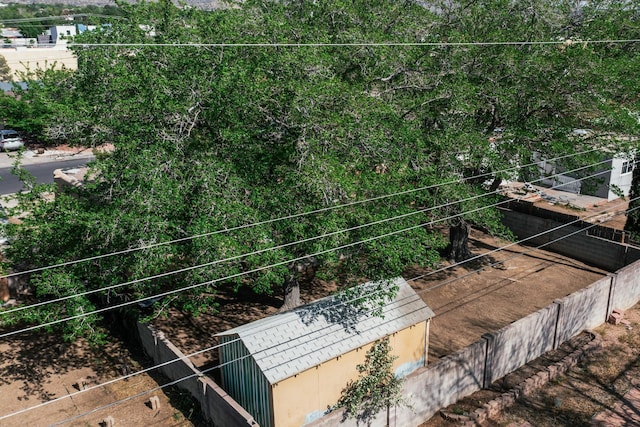 1513 Muriel St NE, Albuquerque, NM 87112 - view of yard with a storage unit