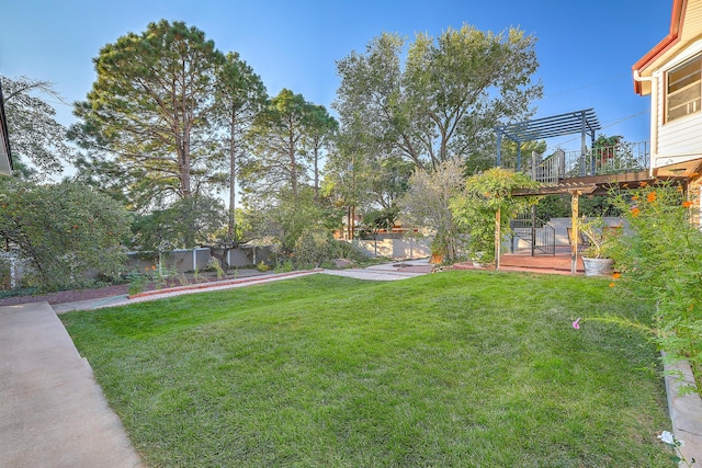 4719 Huntington Dr NE, Albuquerque, NM 87111 - view of yard featuring a wooden deck