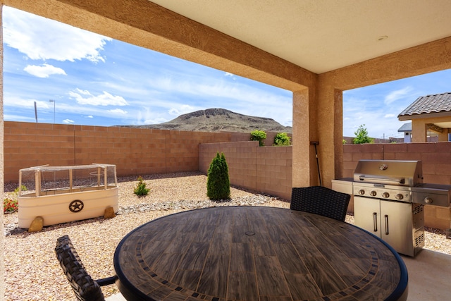 590 Rio Chama Cir SW, Los Lunas, NM 87031 - garage with a garage door opener
