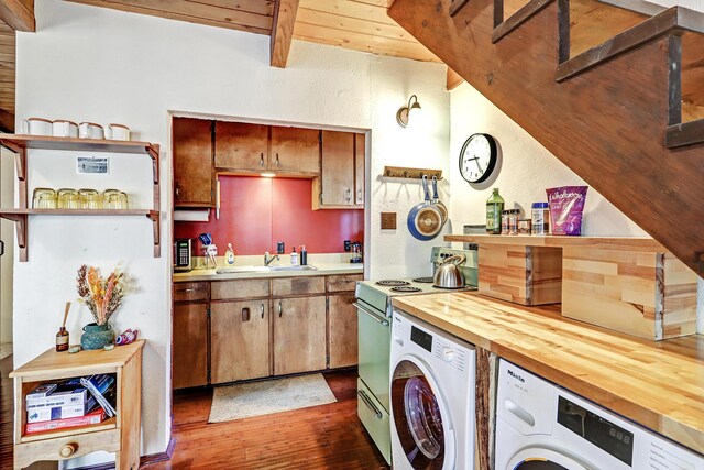 34 Chipmunk Trl, Jemez Springs, NM 87025 - clothes washing area with a sink, laundry area, washing machine and dryer, and dark wood-style floors