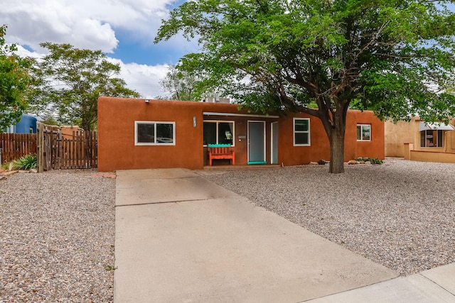 708 Madeira Dr NE, Albuquerque, NM 87108 - photo 1