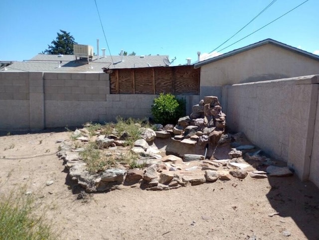 376 58th St NW, Albuquerque, NM 87105 - view of yard with fence