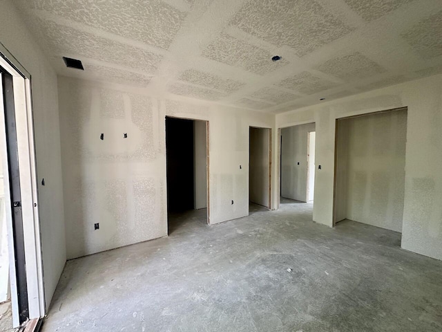11 Riverside Rd, Peralta, NM 87042 - unfurnished bedroom with multiple closets