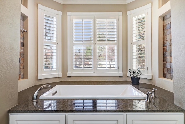 1513 Tinnin Rd NW, Los Ranchos, NM 87107 - full bath featuring plenty of natural light, ornamental molding, a bath, and a textured wall