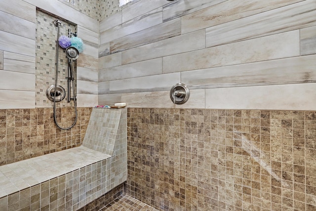 1513 Tinnin Rd NW, Los Ranchos, NM 87107 - full bathroom featuring tiled shower