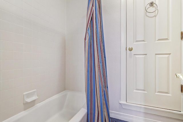 1513 Tinnin Rd NW, Los Ranchos, NM 87107 - full bathroom with shower / bathtub combination with curtain