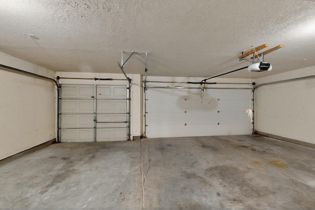 8720 Oakcrest Pl NW, Albuquerque, NM 87114 - garage with a garage door opener
