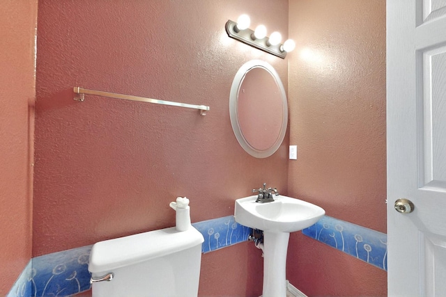 8720 Oakcrest Pl NW, Albuquerque, NM 87114 - bathroom with toilet