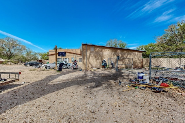 2327 Pajarito Rd SW, Albuquerque, NM 87105 - view of yard with fence