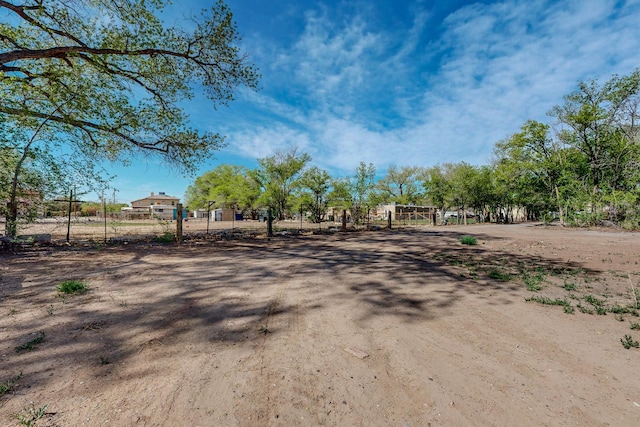 2327 Pajarito Rd SW, Albuquerque, NM 87105 - view of yard with fence