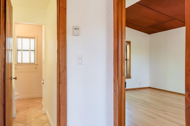 3121 Grande Vista Pl NW, Albuquerque, NM 87120 - hall featuring lofted ceiling and baseboards