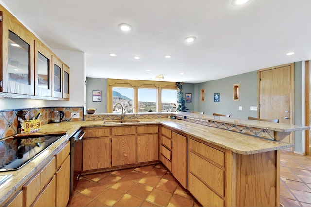 52 Tejon Canon Rd, Placitas, NM 87043 - kitchen featuring a sink, black electric stovetop, recessed lighting, a peninsula, and dishwasher