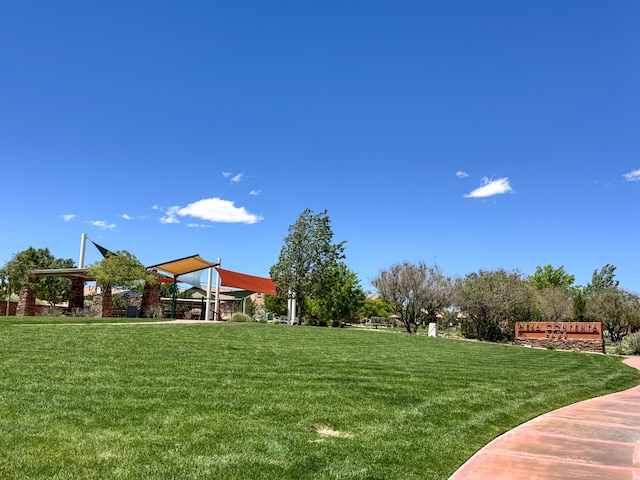 729 Sierra Verde Way NE, Rio Rancho, NM 87124 - view of green lawn featuring a gazebo