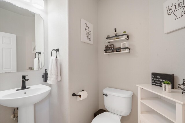 3604 Plano Vista Rd NE, Rio Rancho, NM 87124 - bathroom with toilet and a sink