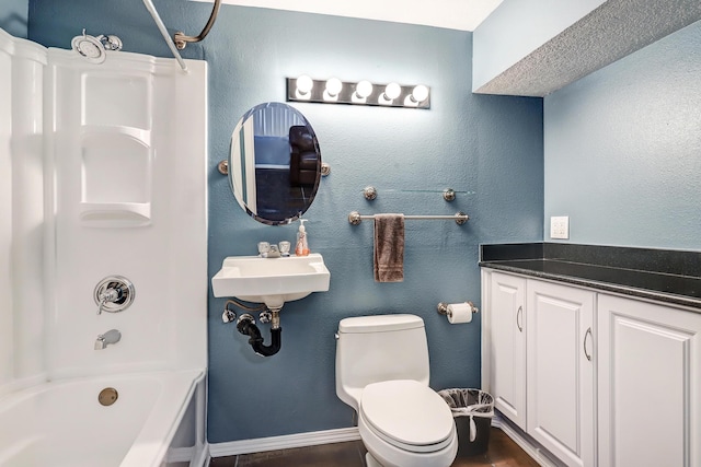 1106 Warm Sands Dr SE, Albuquerque, NM 87123 - full bathroom with shower / bathtub combination, toilet, and baseboards