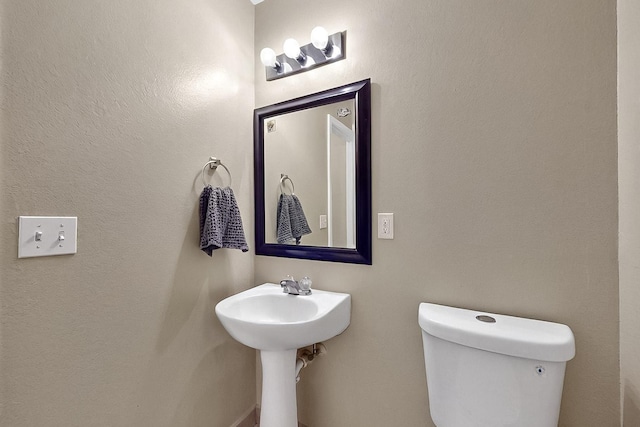 5727 Cibola Dr NE, Rio Rancho, NM 87144 - bathroom featuring toilet