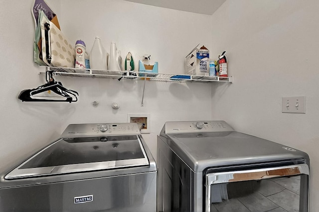 5727 Cibola Dr NE, Rio Rancho, NM 87144 - laundry area featuring washing machine and dryer