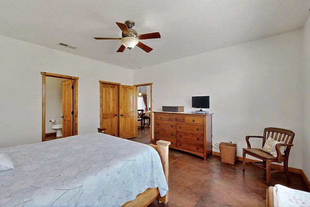 21 Camino No Mas, Stanley, NM 87056 - bedroom with concrete flooring, a ceiling fan, and connected bathroom
