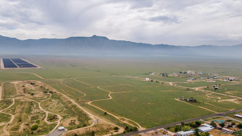830 Meadow Lake Rd, Meadow Lake, NM 87031