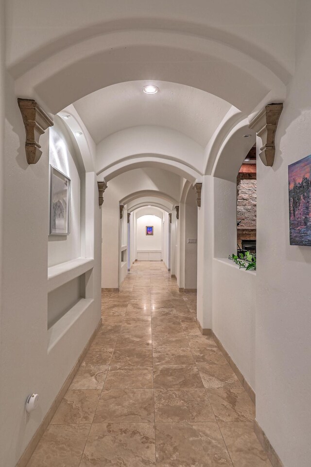 4110 Waterwillow Pl NW, Albuquerque, NM 87120 - corridor featuring arched walkways and baseboards