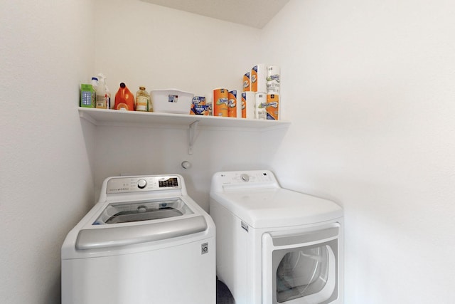 1854 Valle Vista Rd NW, Los Lunas, NM 87031 - washroom with washing machine and dryer