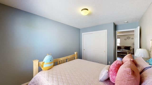 3032 Cochiti St NE, Rio Rancho, NM 87144 - bedroom with a closet