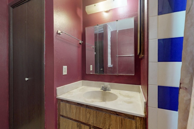 791 Stallion Rd SE, Rio Rancho, NM 87124 - bathroom featuring vanity and a textured wall