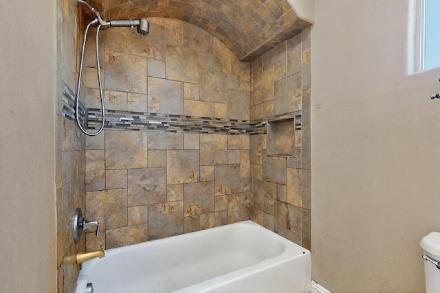 6505 Basket Weaver Ave NW, Albuquerque, NM 87114 - bathroom with toilet, shower / bath combination, and lofted ceiling