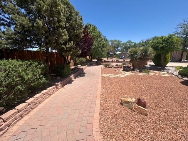 2119 Besler Ln SW, Albuquerque, NM 87105 - view of yard