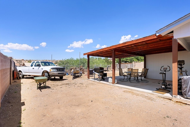 437 7th Ave NE, Rio Rancho, NM 87124 - view of yard with a patio