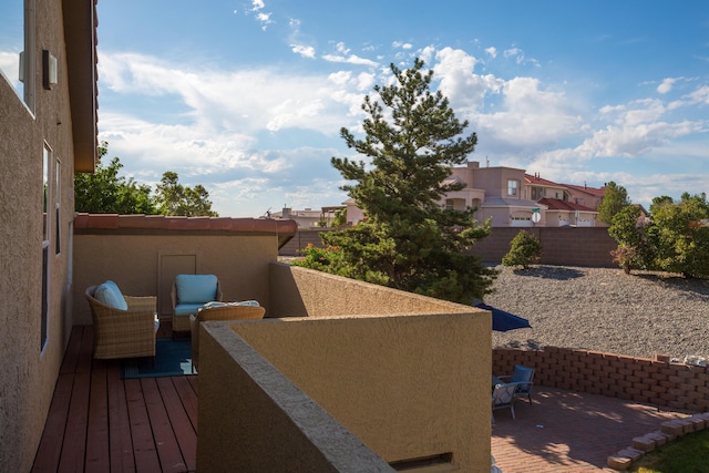 8215 Corona Ave NE, Albuquerque, NM 87122 - view of wooden terrace
