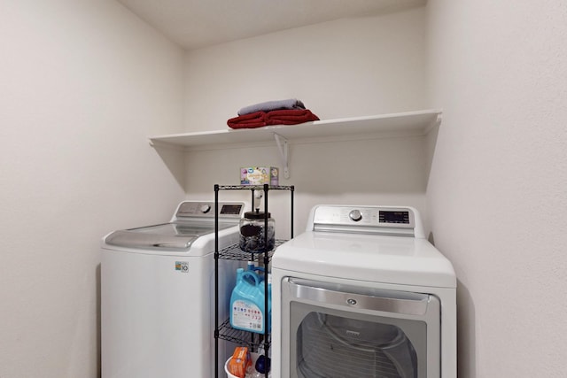 2317 Solara Loop NE, Rio Rancho, NM 87144 - washroom featuring washer and dryer