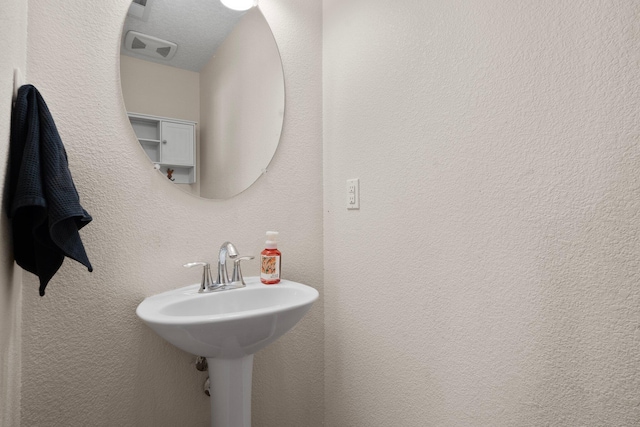 8331 Wild Dunes Ave NW, Albuquerque, NM 87120 - bathroom with a sink