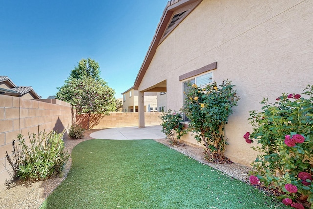 9624 Basalt Peak Dr NW, Albuquerque, NM 87114 - view of yard with a patio area