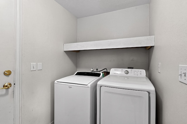 717 Monterrey Rd NE, Rio Rancho, NM 87144 - washroom featuring separate washer and dryer