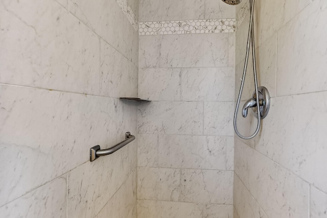 717 Monterrey Rd NE, Rio Rancho, NM 87144 - bathroom view of tiled shower