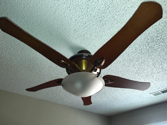 4111 El Cajon Ct SE, Rio Rancho, NM 87124 - detailed view of a textured ceiling