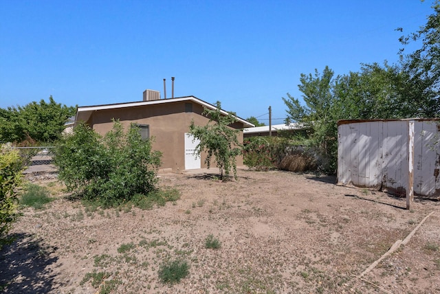 2012 Foothill Dr SW, Albuquerque, NM 87105 - view of yard