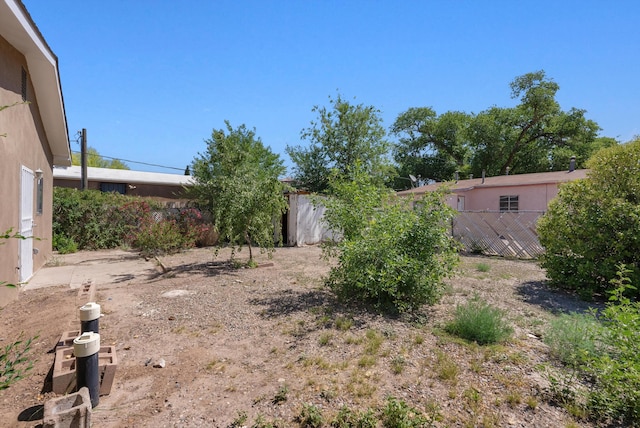 2012 Foothill Dr SW, Albuquerque, NM 87105 - view of yard