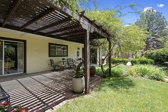 8480 Osuna Rd NE, Albuquerque, NM 87111 - view of green lawn featuring a pergola and a patio area
