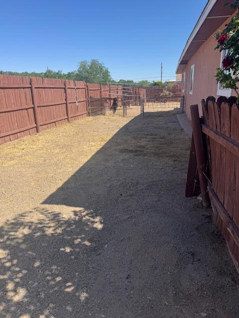 1212 W Reinken Ave, Belen, NM 87002 - view of yard