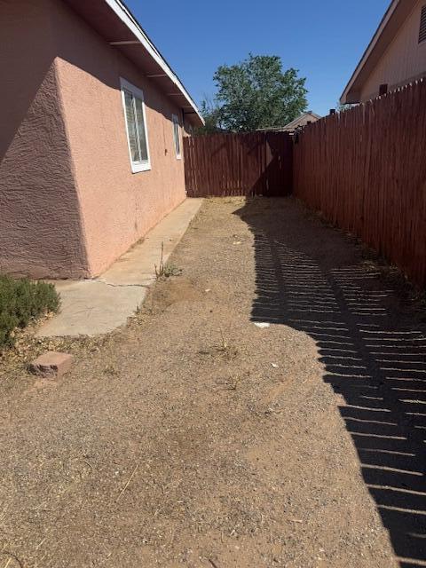 1212 W Reinken Ave, Belen, NM 87002 - view of yard