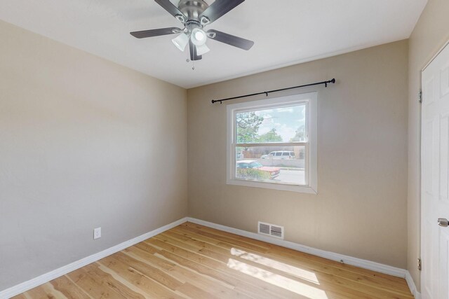 3801 Simms Ave SE, Albuquerque, NM 87108 - spare room with light wood-style flooring and a ceiling fan