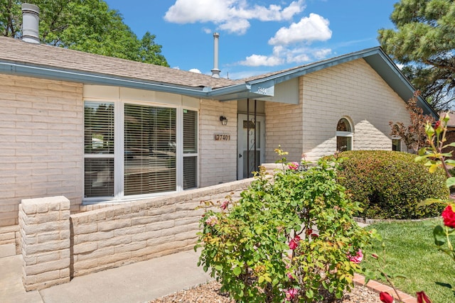 7401 Volunteer St NE, Albuquerque, NM 87109 - entrance to property with brick siding