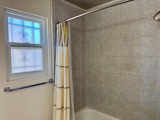 774 Stallion Rd SE, Rio Rancho, NM 87124 - bathroom with shower / tub combo with curtain
