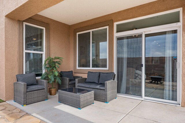 240 Rio Chama Cir SW, Los Lunas, NM 87031 - view of patio featuring an outdoor hangout area