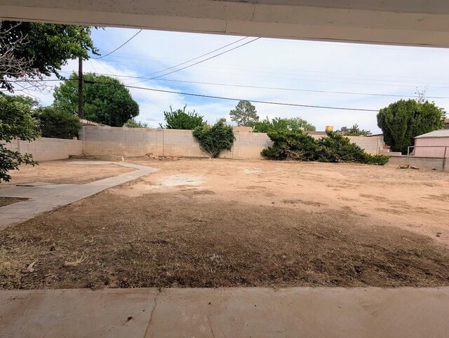 2824 Texas St NE, Albuquerque, NM 87110 - view of fenced backyard