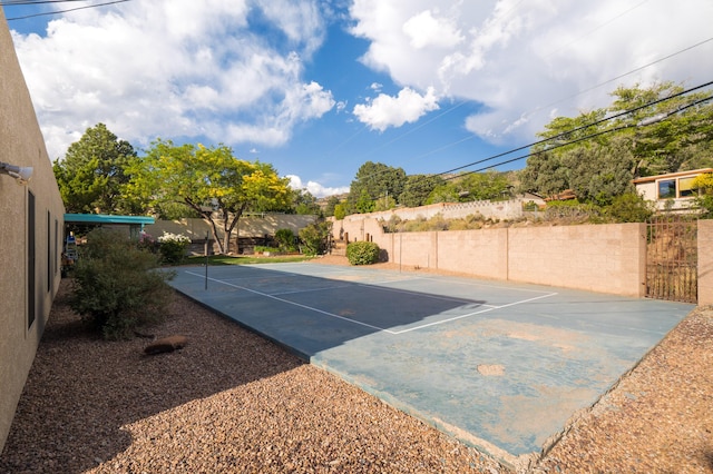 4706 Glenwood Hills Dr NE, Albuquerque, NM 87111 - view of sport court