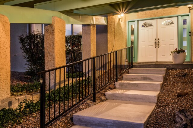 4706 Glenwood Hills Dr NE, Albuquerque, NM 87111 - fenced backyard with a patio area, ceiling fan, and outdoor dining space