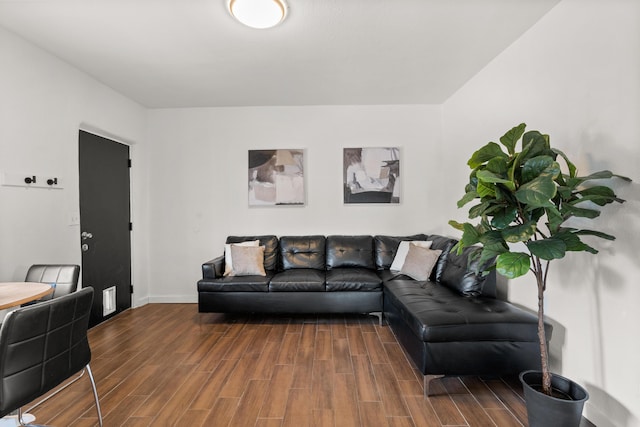 711 Lewis Ave SE, Albuquerque, NM 87102 - living area with wood finished floors and baseboards